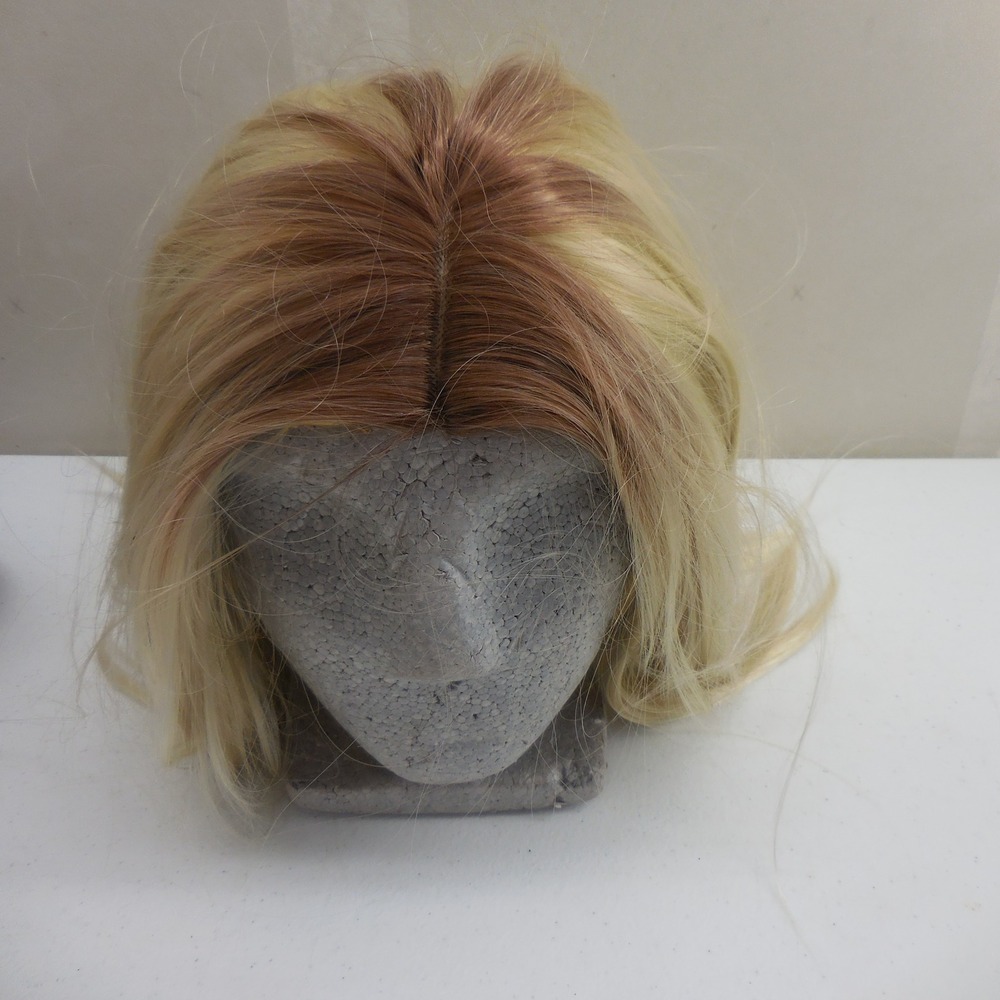Blonde Synthetic Wig Shoulder Length Layered Straight Rooted Middle Part